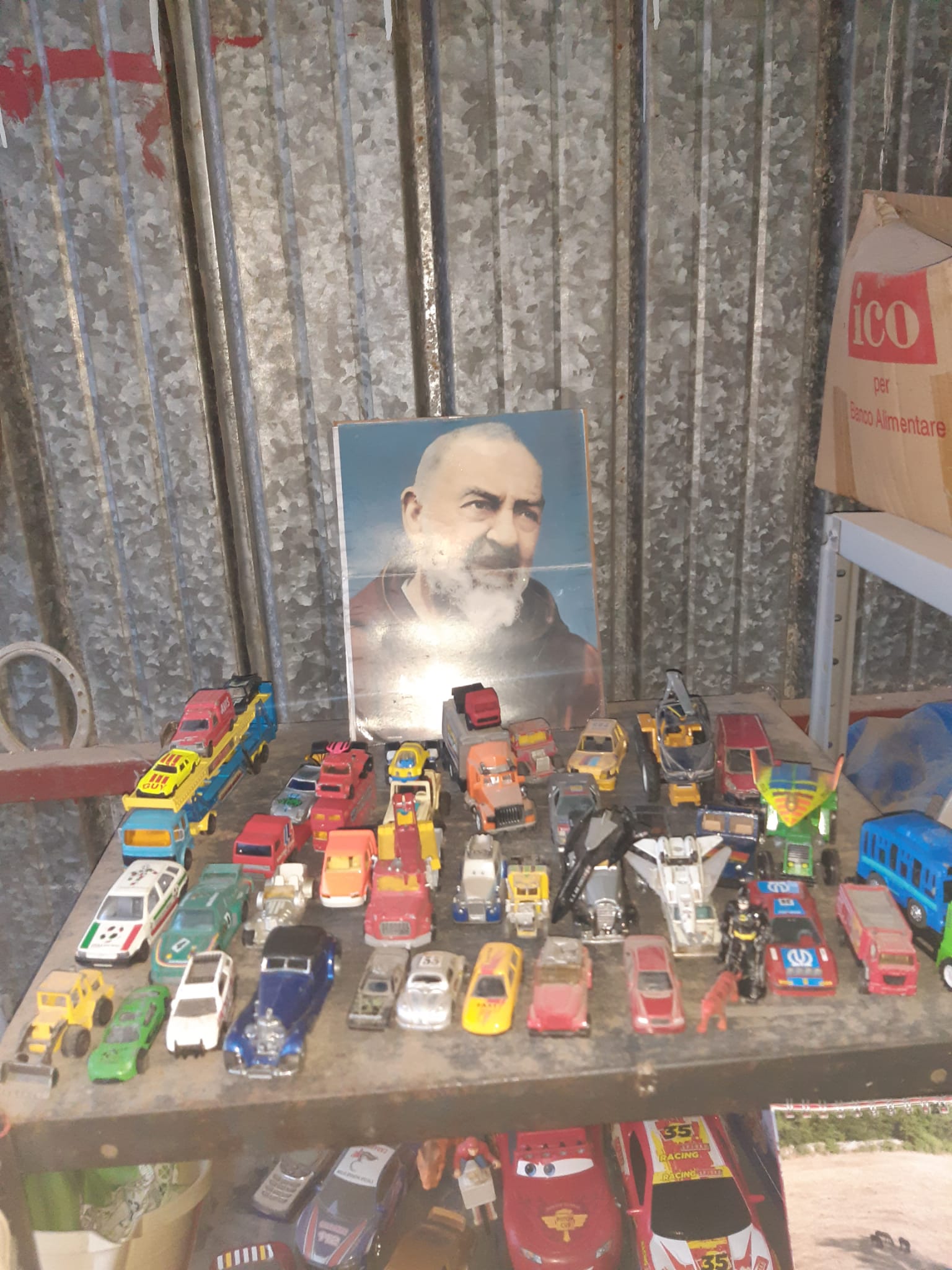 Colourful toy vehicle set
