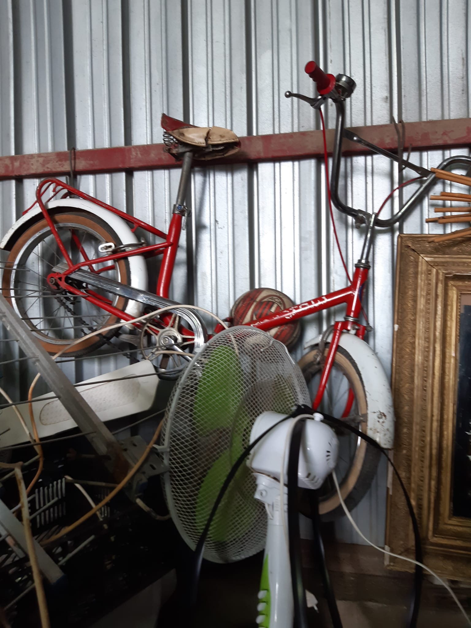 Red city bicycle